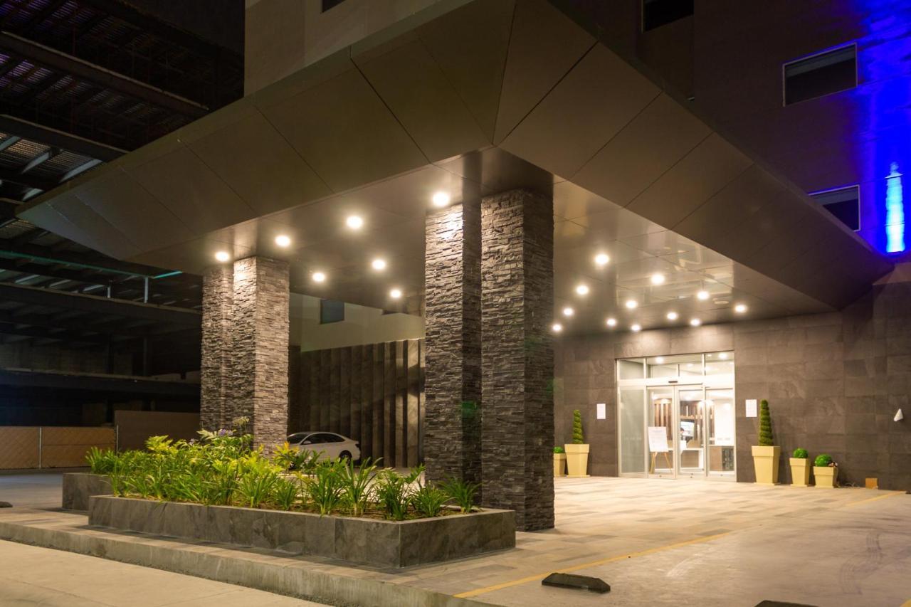Holiday Inn Express & Suites - Tijuana Otay By Ihg Екстер'єр фото