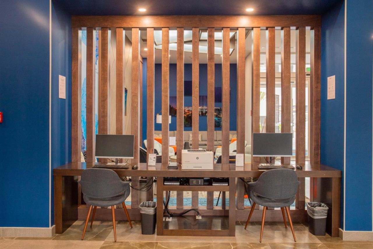 Holiday Inn Express & Suites - Tijuana Otay By Ihg Екстер'єр фото