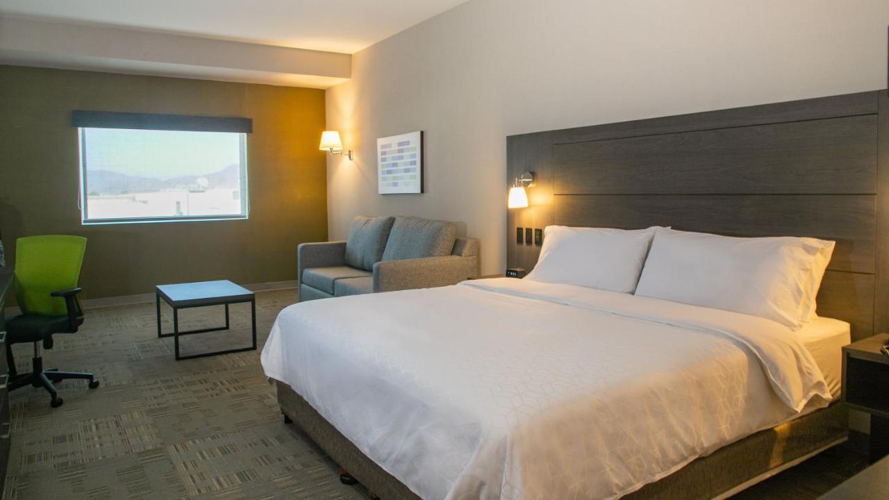 Holiday Inn Express & Suites - Tijuana Otay By Ihg Екстер'єр фото